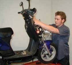 snelheidsbegrenzer_scooter_inbouwen