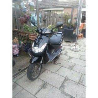 Tweedehands Peugeot Vivacity snorfiets 25 km/h UITVERKOCHT